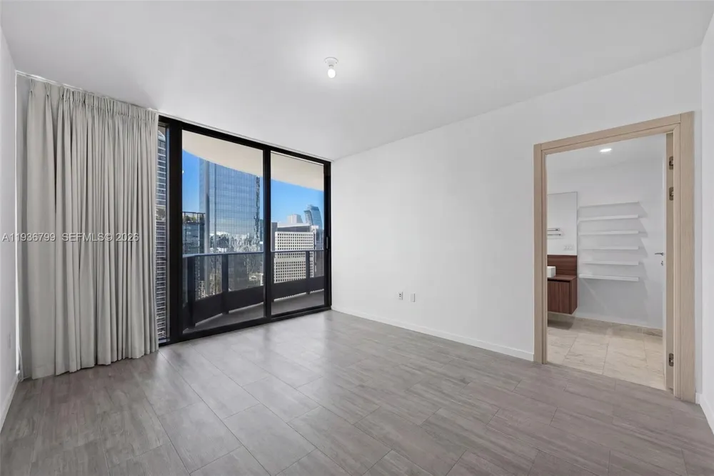 1000 Brickell Plz #4212 Miami, FL 33131