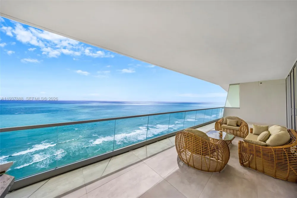 18501 Collins Ave #2502 Sunny Isles Beach, FL 33160