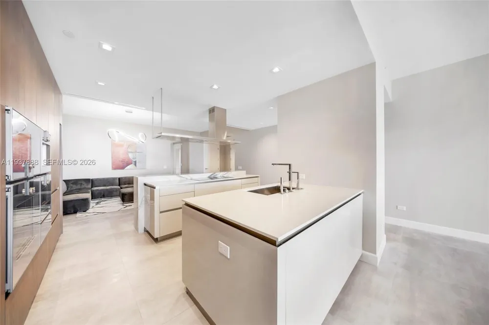 18501 Collins Ave #2502 Sunny Isles Beach, FL 33160