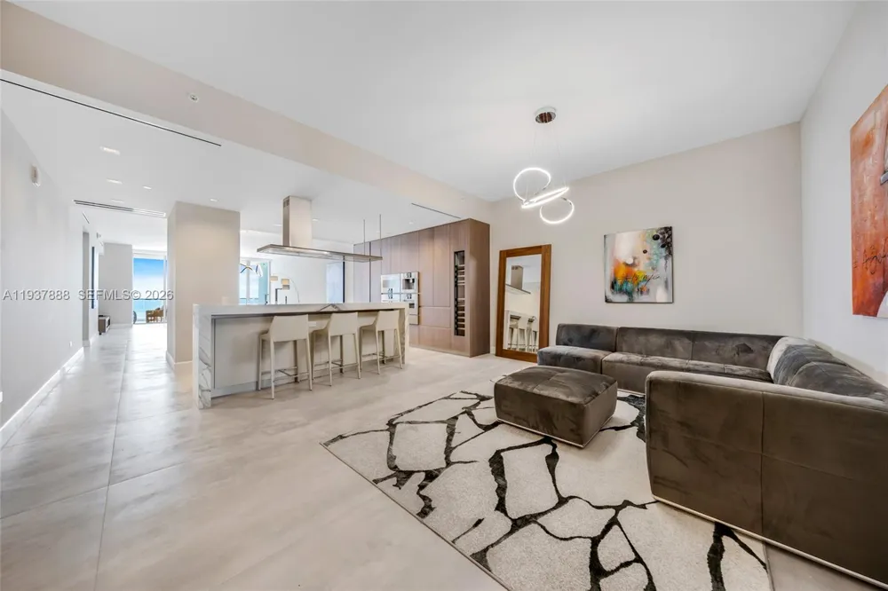 18501 Collins Ave #2502 Sunny Isles Beach, FL 33160