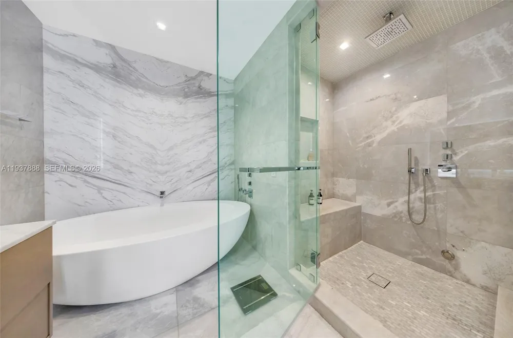 18501 Collins Ave #2502 Sunny Isles Beach, FL 33160
