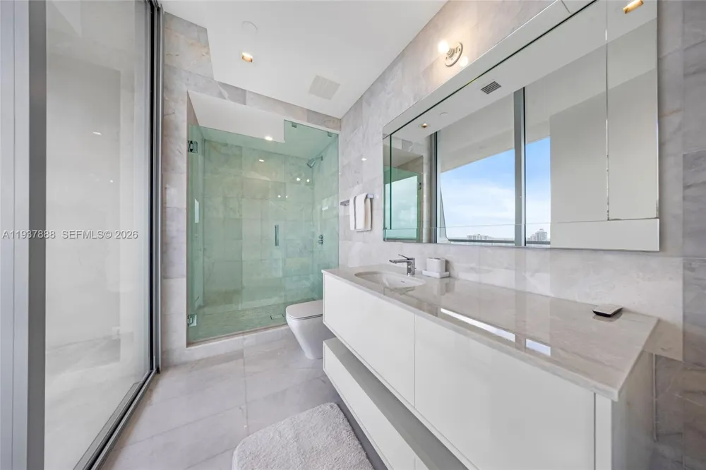 18501 Collins Ave #2502 Sunny Isles Beach, FL 33160