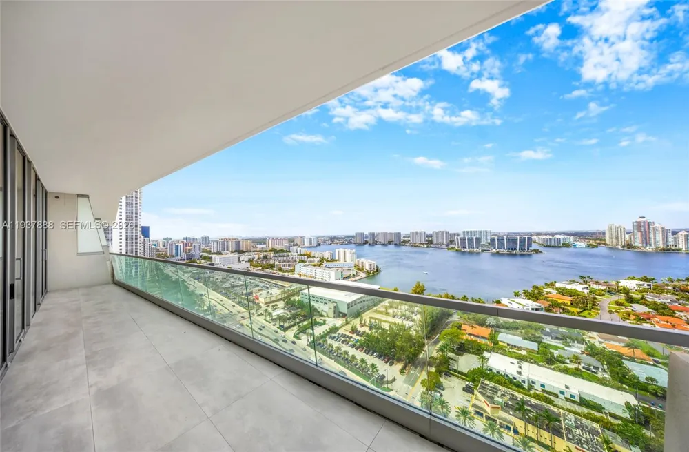 18501 Collins Ave #2502 Sunny Isles Beach, FL 33160