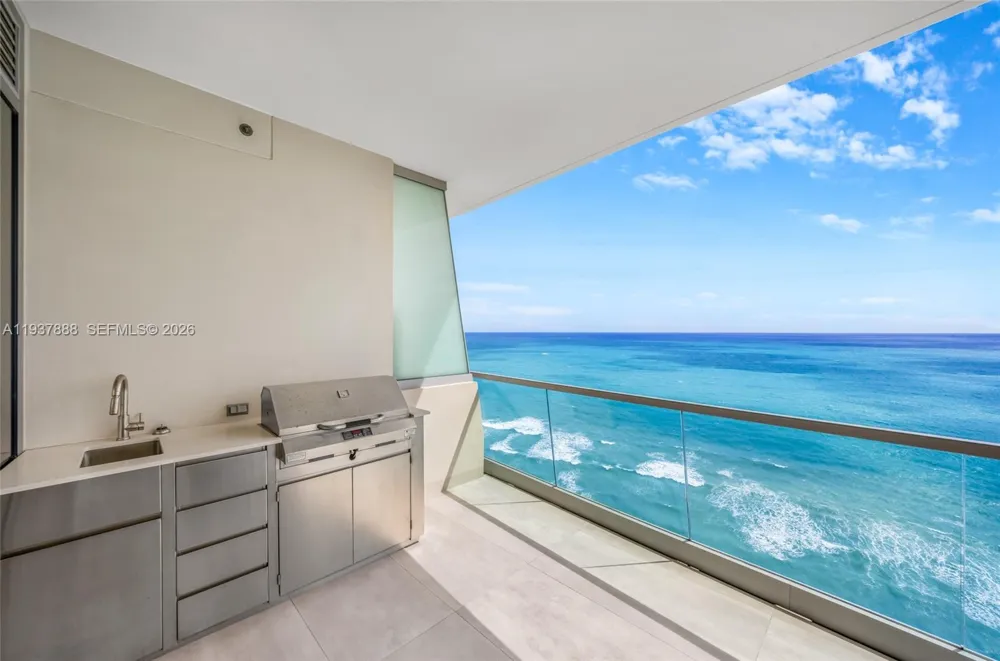 18501 Collins Ave #2502 Sunny Isles Beach, FL 33160