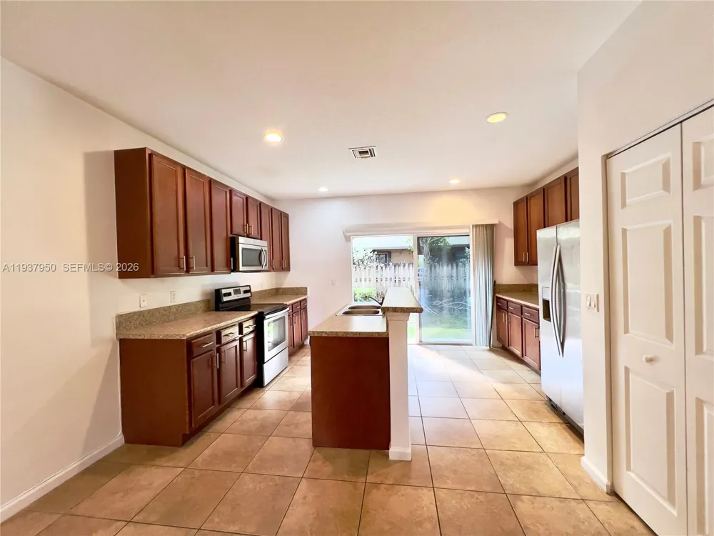 5906 Woodlands Blvd Tamarac, FL 33319