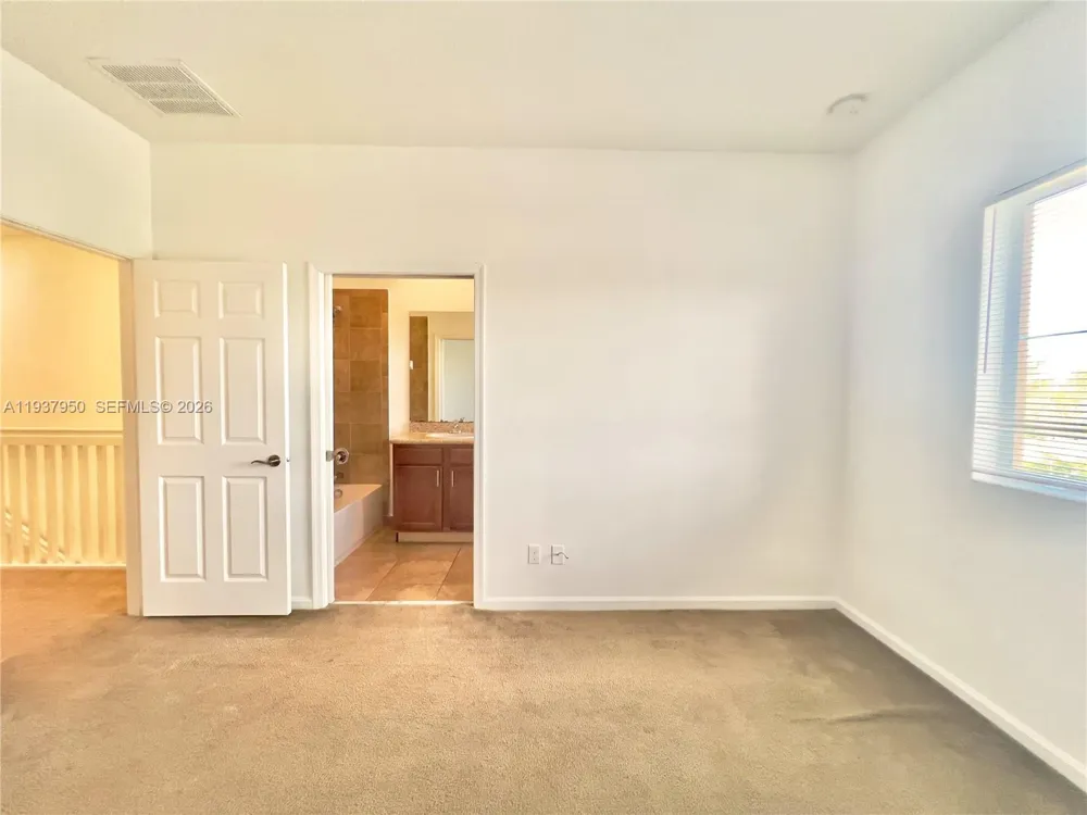 5906 Woodlands Blvd Tamarac, FL 33319