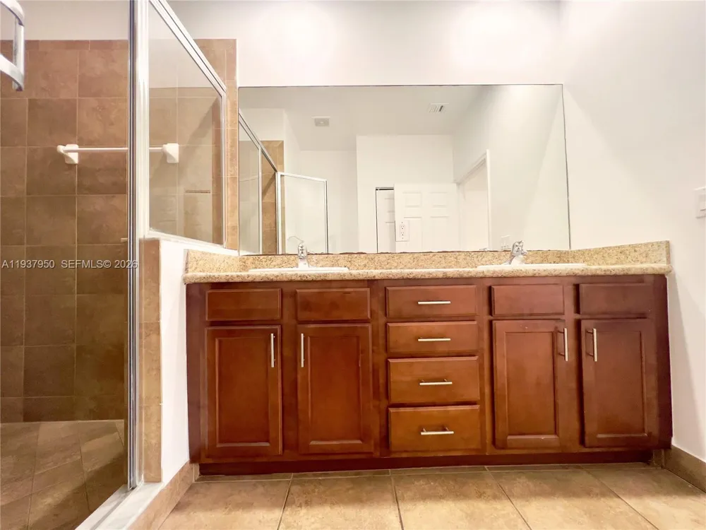 5906 Woodlands Blvd Tamarac, FL 33319