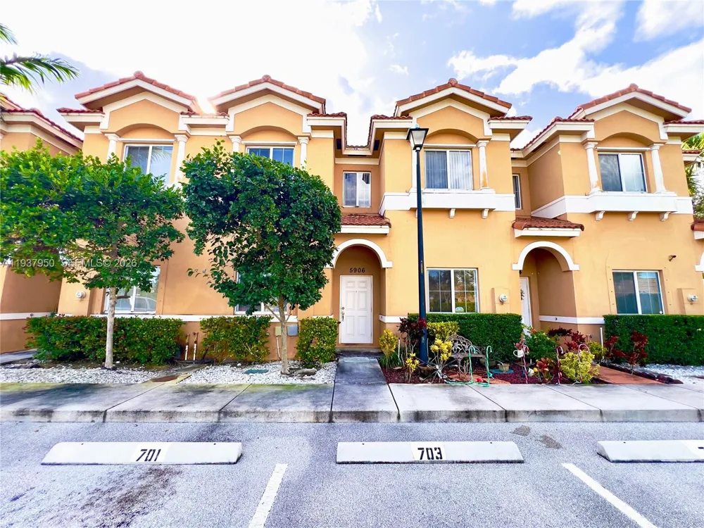 5906 Woodlands Blvd Tamarac, FL 33319