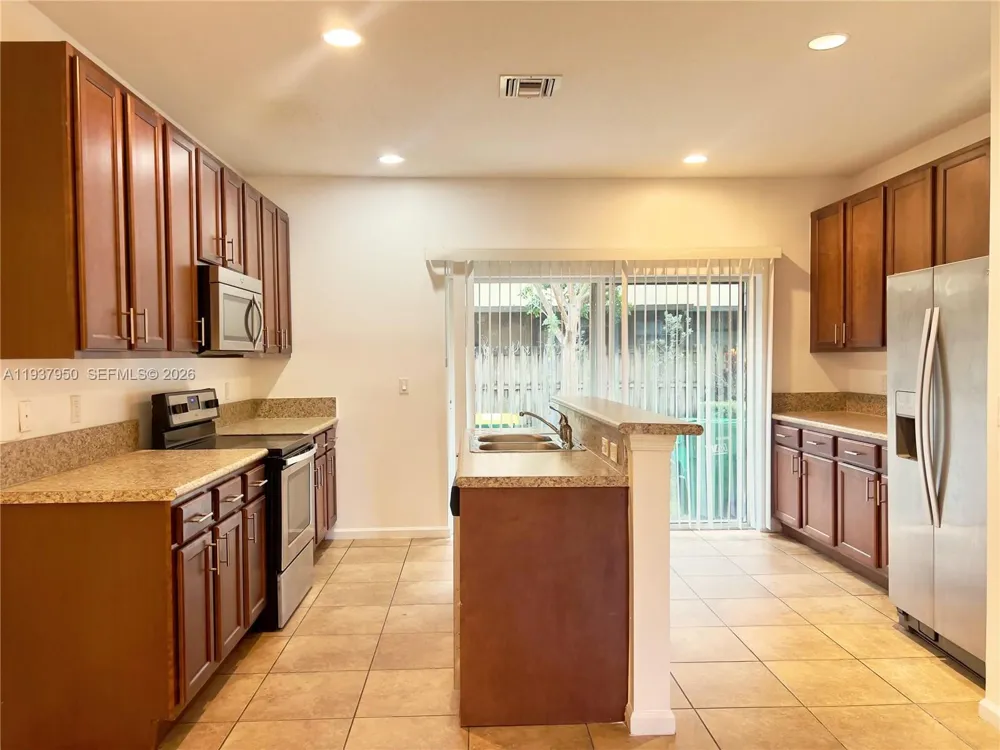 5906 Woodlands Blvd Tamarac, FL 33319