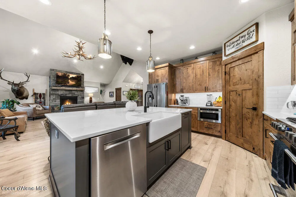 29131 Hindman Street Athol, ID 83801