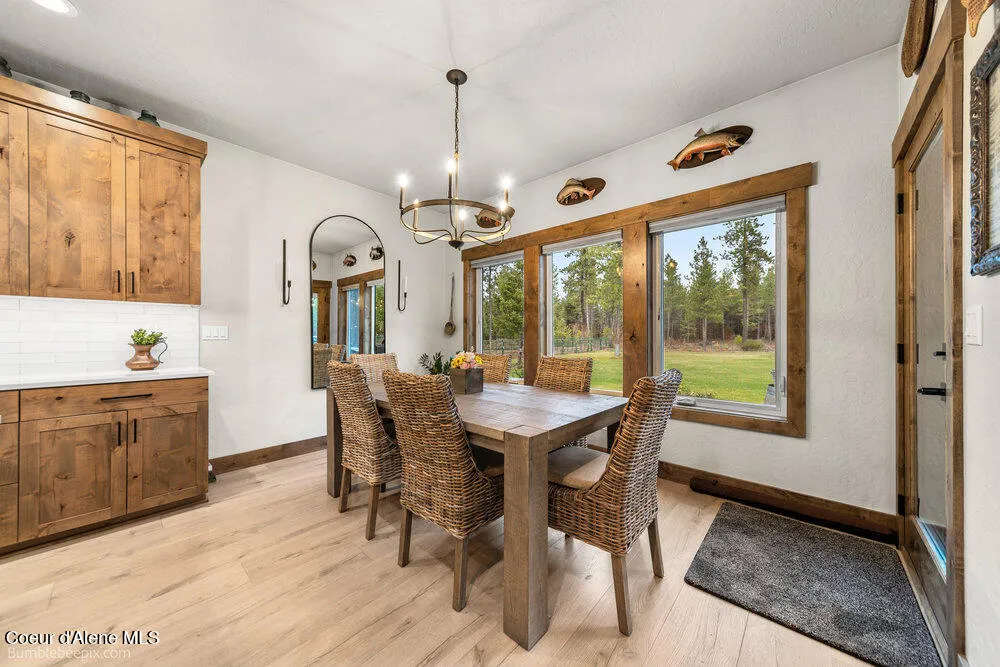 29131 Hindman Street Athol, ID 83801
