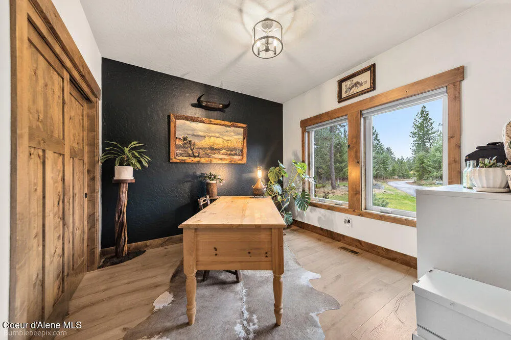 29131 Hindman Street Athol, ID 83801