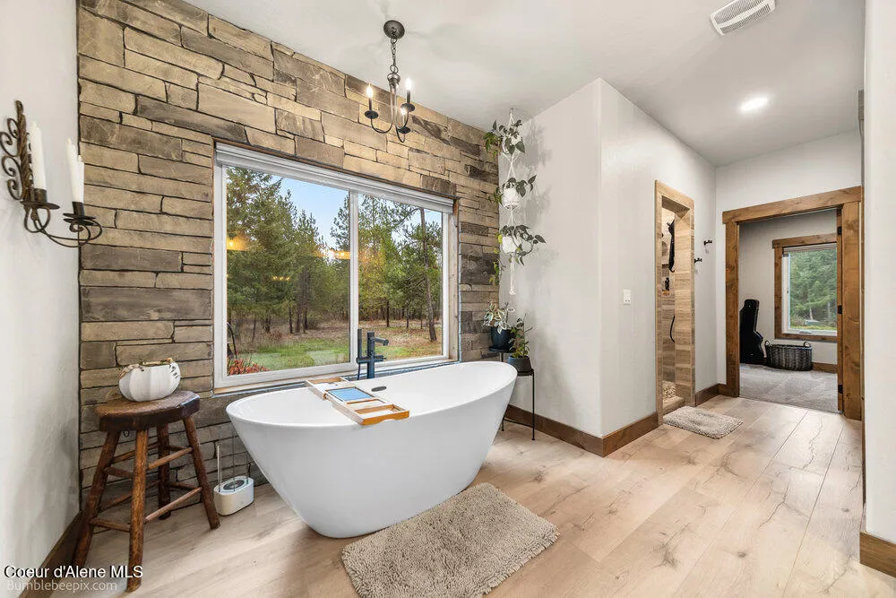 29131 Hindman Street Athol, ID 83801