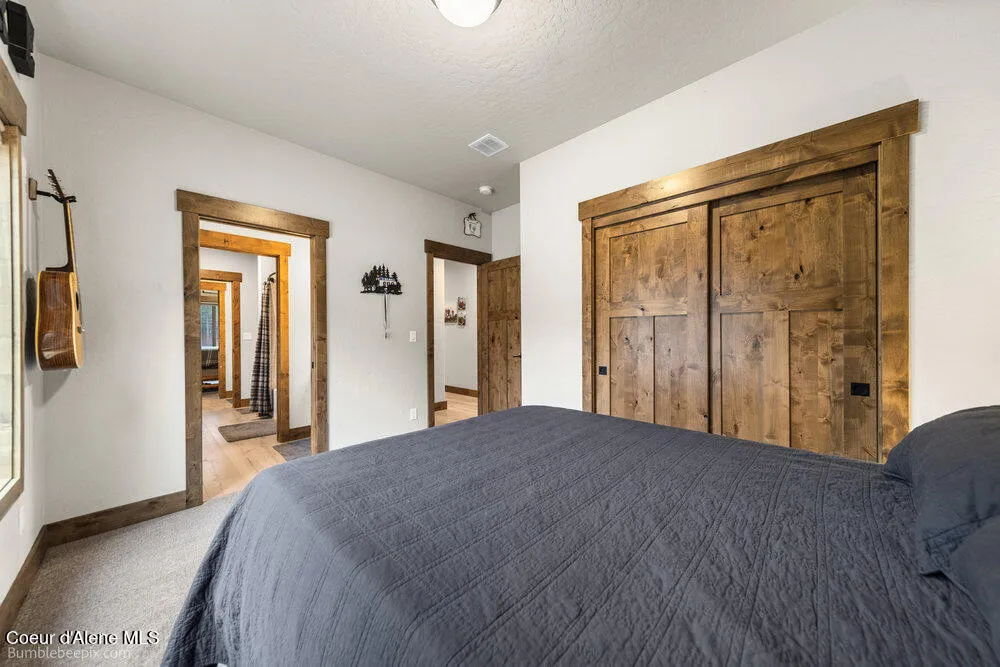 29131 Hindman Street Athol, ID 83801