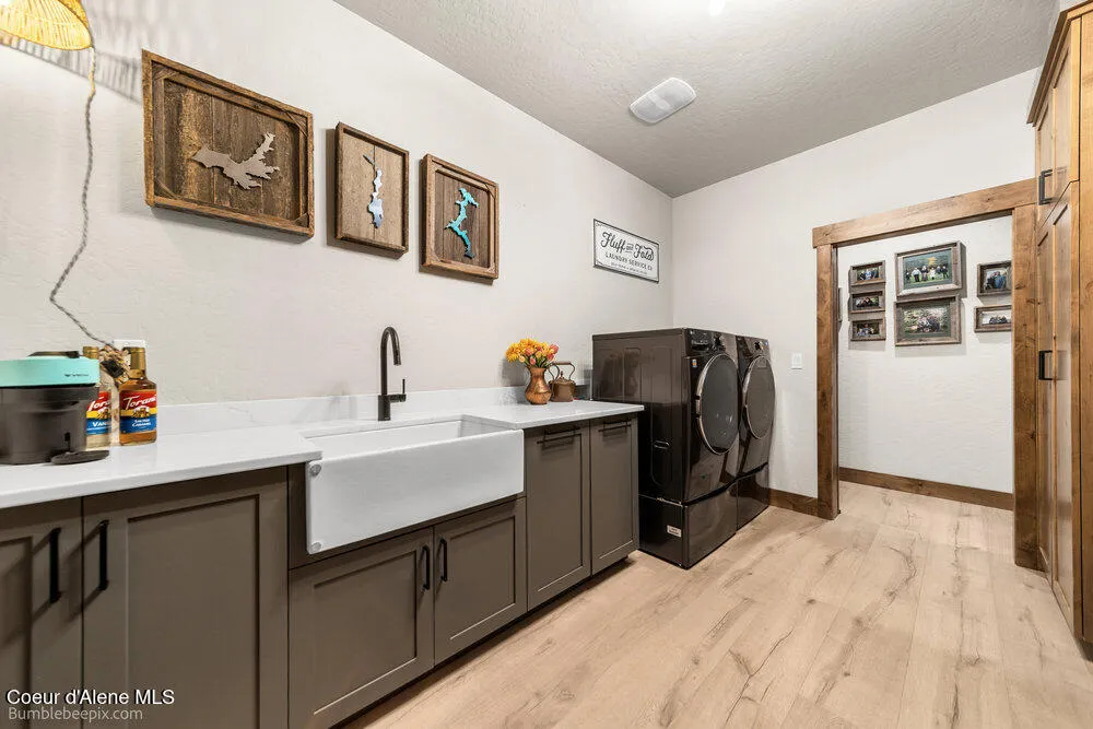 29131 Hindman Street Athol, ID 83801