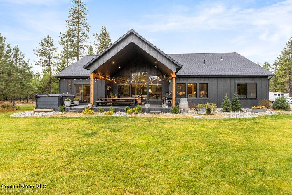 29131 Hindman Street Athol, ID 83801
