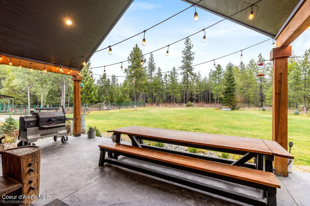 29131 Hindman Street Athol, ID 83801