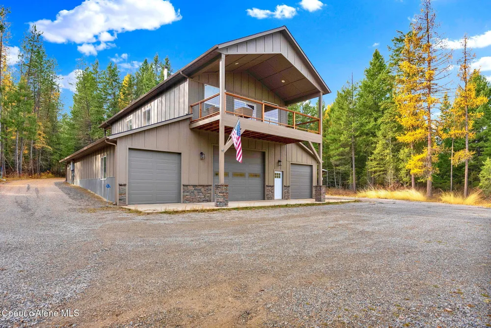 42 Seneacquoteen Drive Priest River, ID 83856