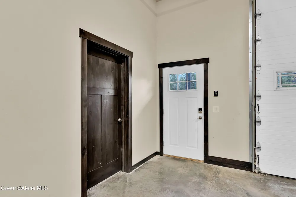 42 Seneacquoteen Drive Priest River, ID 83856