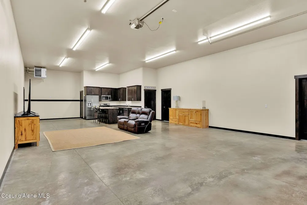 42 Seneacquoteen Drive Priest River, ID 83856