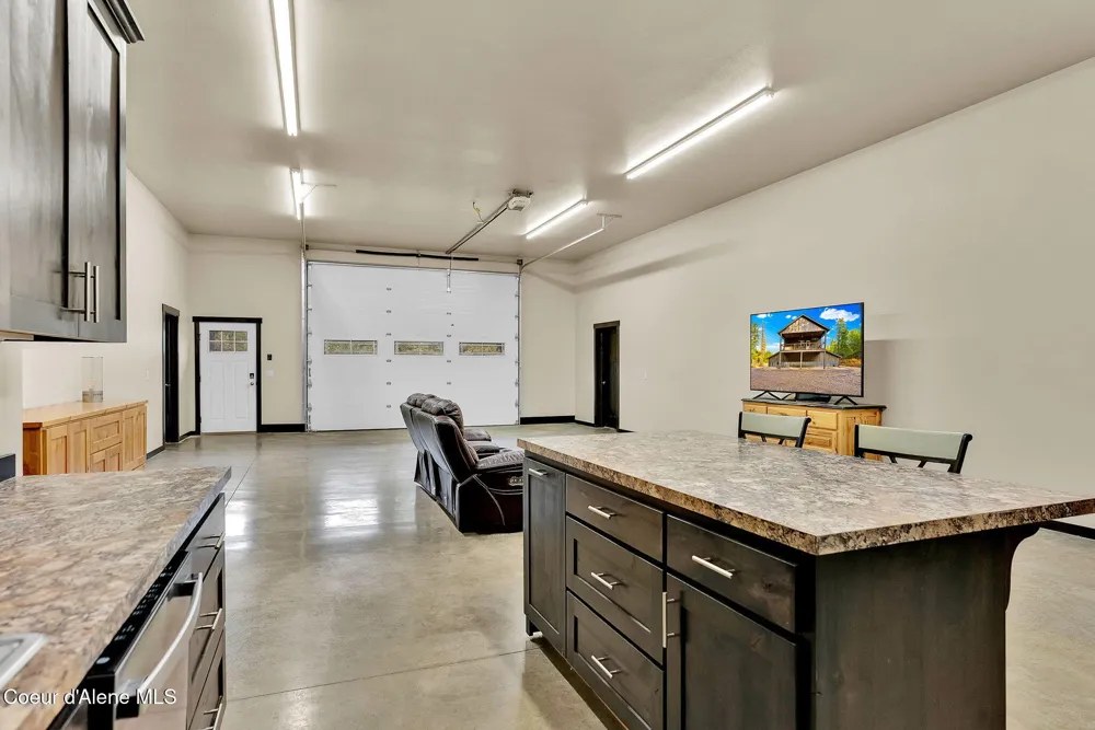 42 Seneacquoteen Drive Priest River, ID 83856