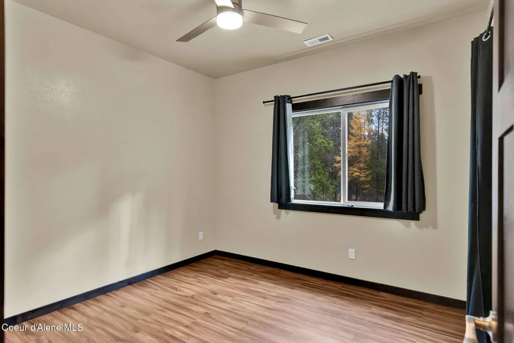 42 Seneacquoteen Drive Priest River, ID 83856