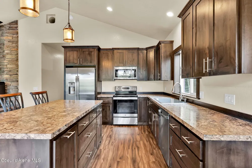 42 Seneacquoteen Drive Priest River, ID 83856