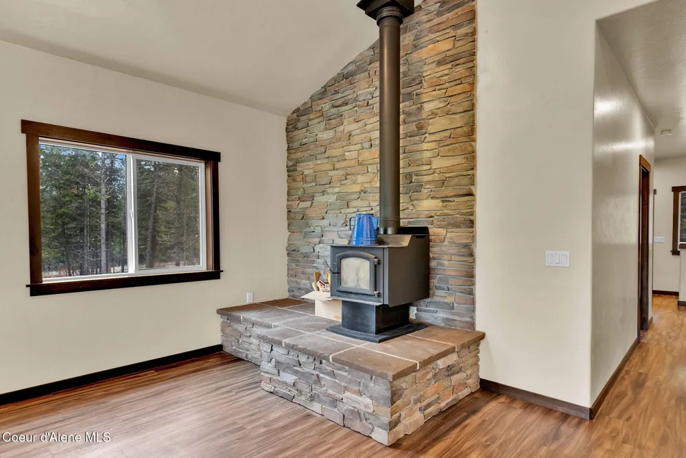 42 Seneacquoteen Drive Priest River, ID 83856