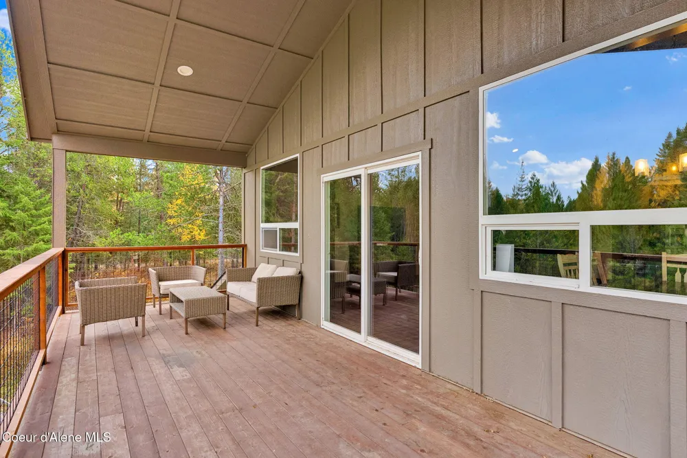 42 Seneacquoteen Drive Priest River, ID 83856