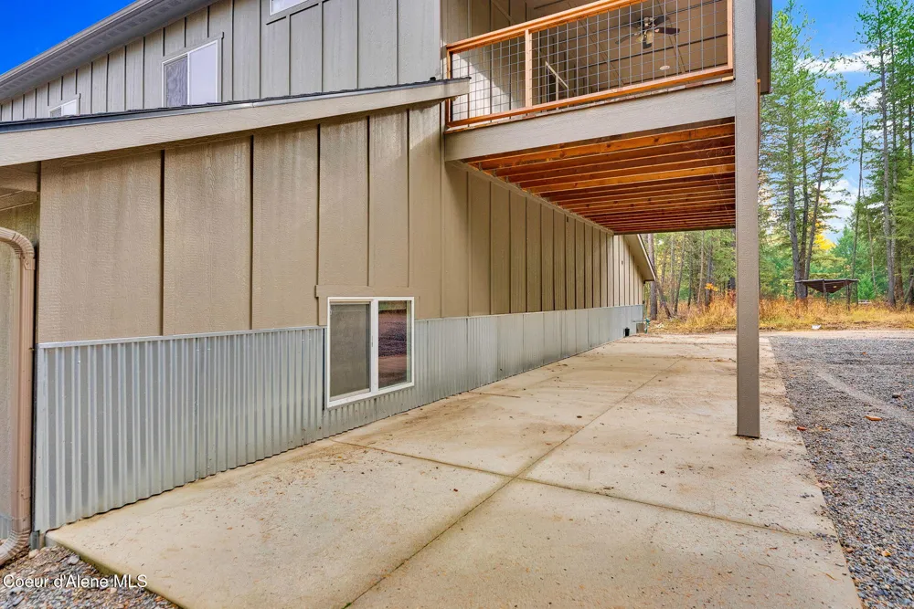 42 Seneacquoteen Drive Priest River, ID 83856