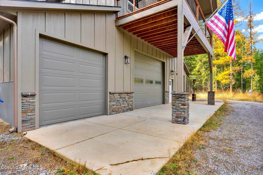 42 Seneacquoteen Drive Priest River, ID 83856