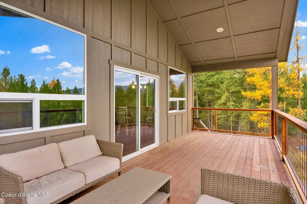 42 Seneacquoteen Drive Priest River, ID 83856