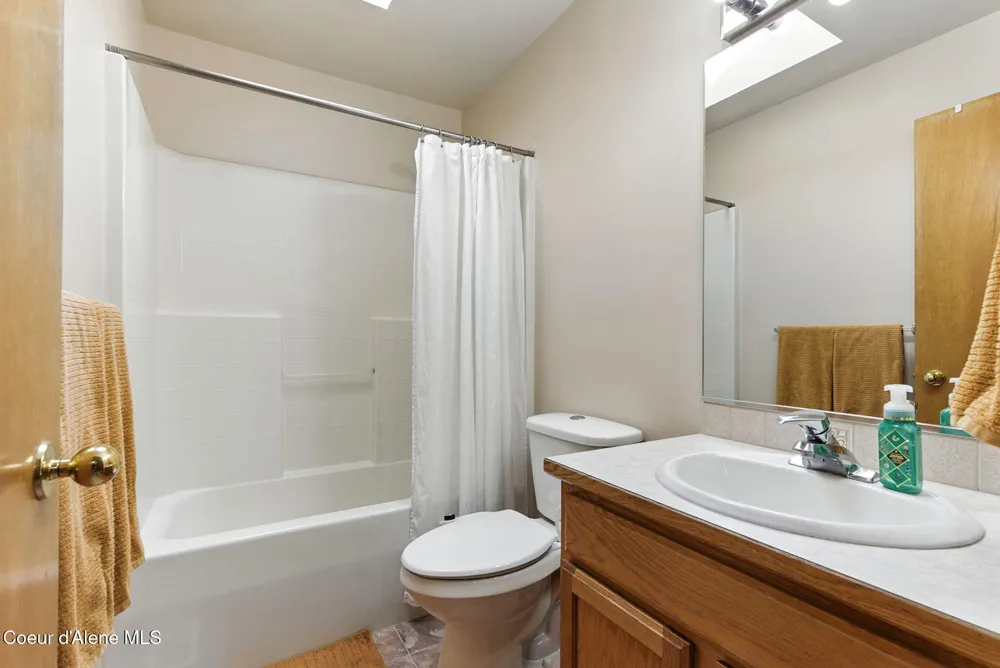 1124 Moen Road Greenacres, WA 99016