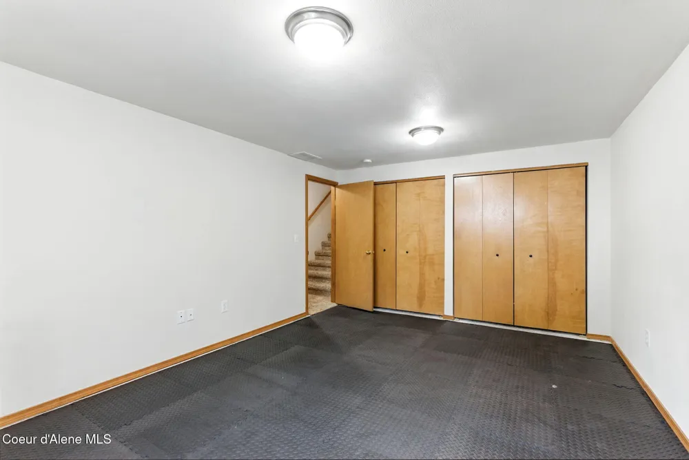 1124 Moen Road Greenacres, WA 99016