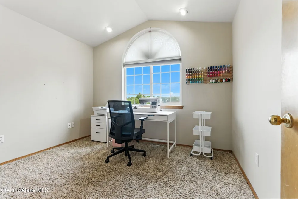 1124 Moen Road Greenacres, WA 99016