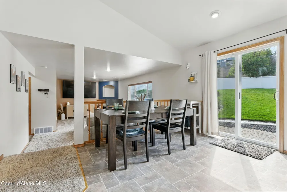 1124 Moen Road Greenacres, WA 99016