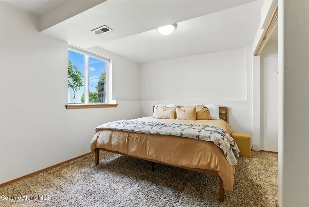1124 Moen Road Greenacres, WA 99016