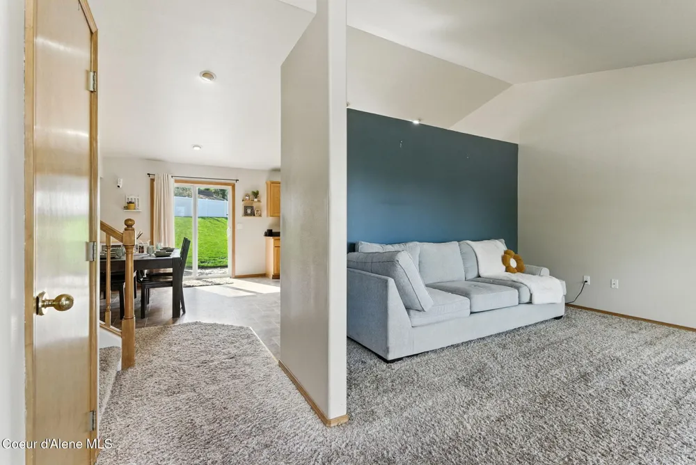 1124 Moen Road Greenacres, WA 99016