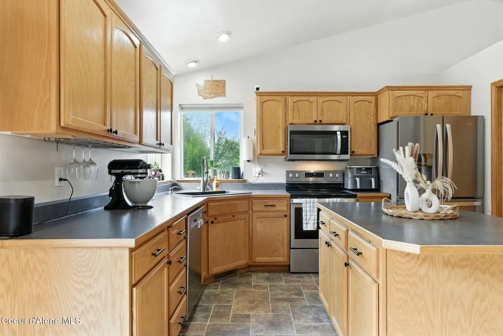 1124 Moen Road Greenacres, WA 99016