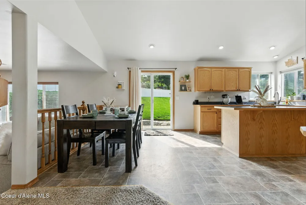 1124 Moen Road Greenacres, WA 99016