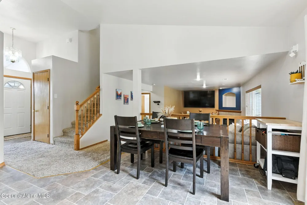1124 Moen Road Greenacres, WA 99016