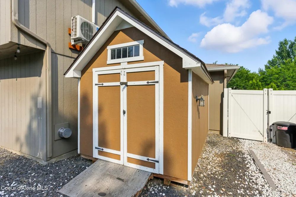 1124 Moen Road Greenacres, WA 99016