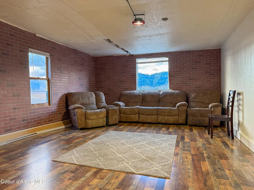 22090 S Hwy 3 Cataldo, ID 83810