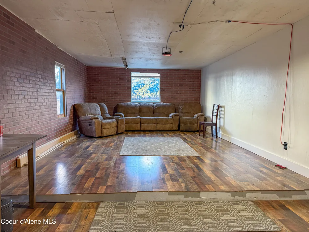 22090 S Hwy 3 Cataldo, ID 83810