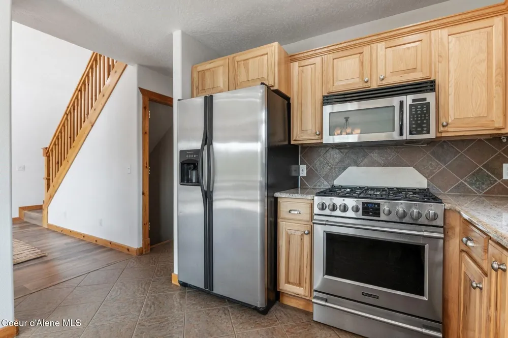 671 Kelso Woods Drive Athol, ID 83801