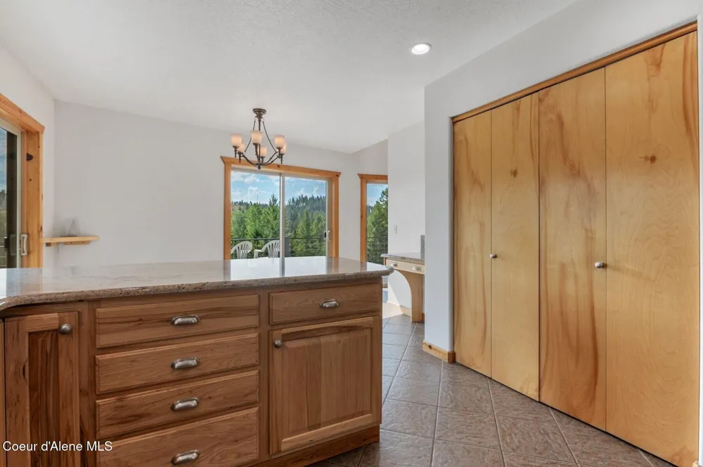 671 Kelso Woods Drive Athol, ID 83801