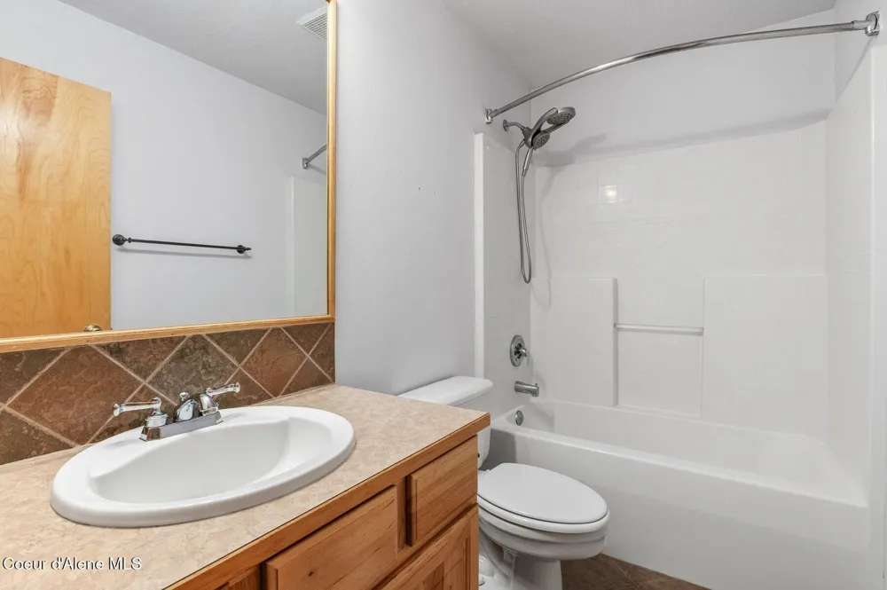 671 Kelso Woods Drive Athol, ID 83801