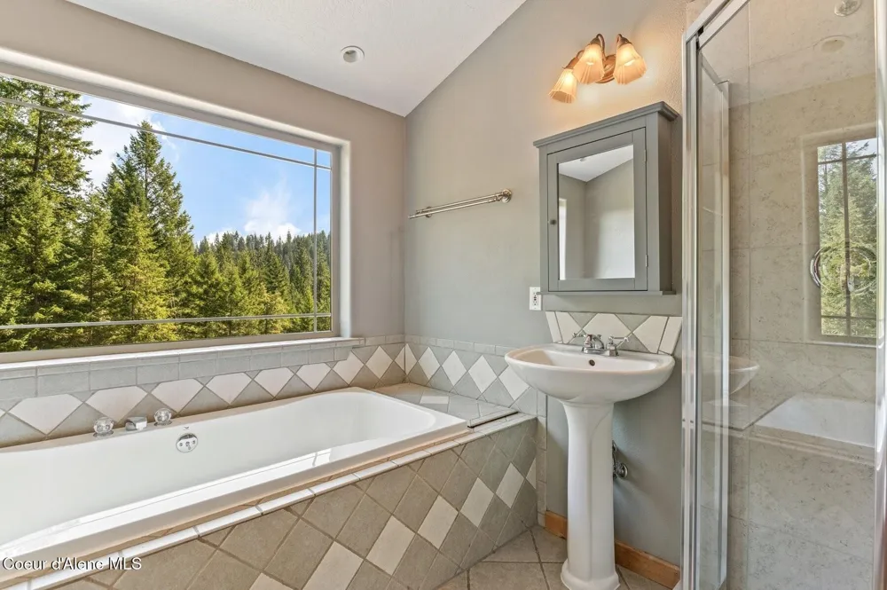 671 Kelso Woods Drive Athol, ID 83801