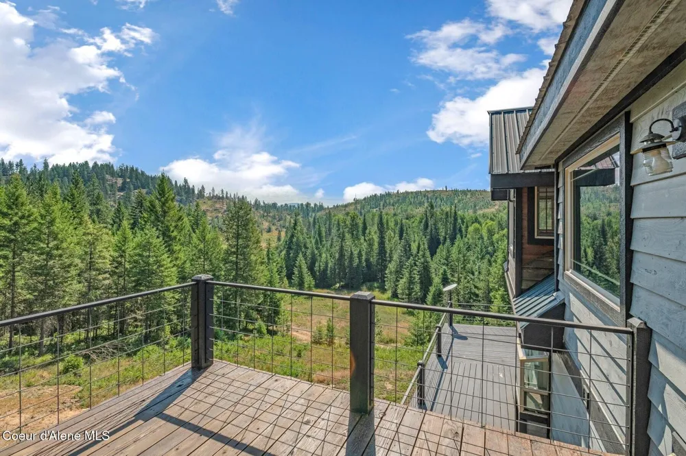 671 Kelso Woods Drive Athol, ID 83801