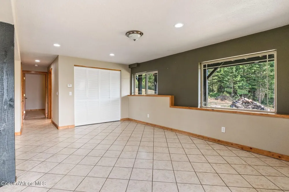 671 Kelso Woods Drive Athol, ID 83801